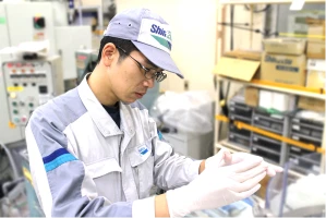 製造スタッフとの打合せ 