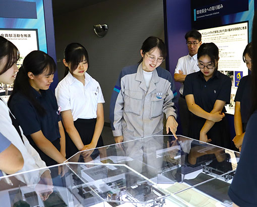 Guided tour of research center