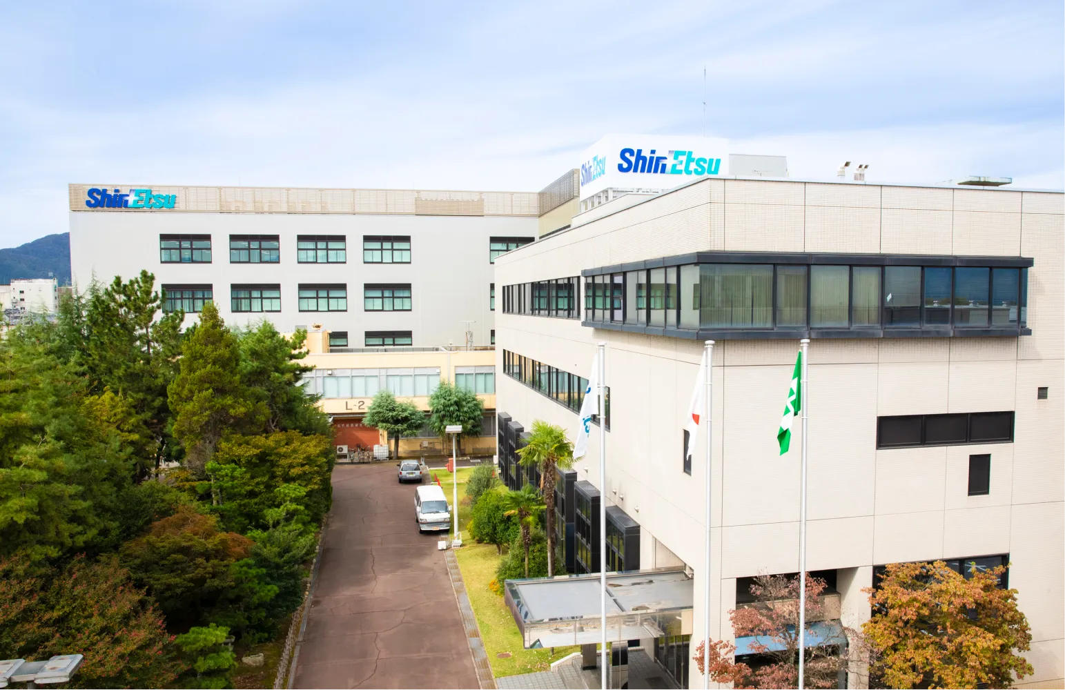 工場の外観写真