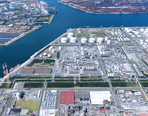 写真:上空から撮影した鹿島工場